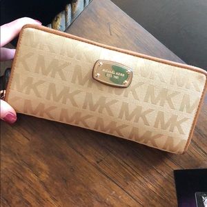 Michael Kors Jet set wallet